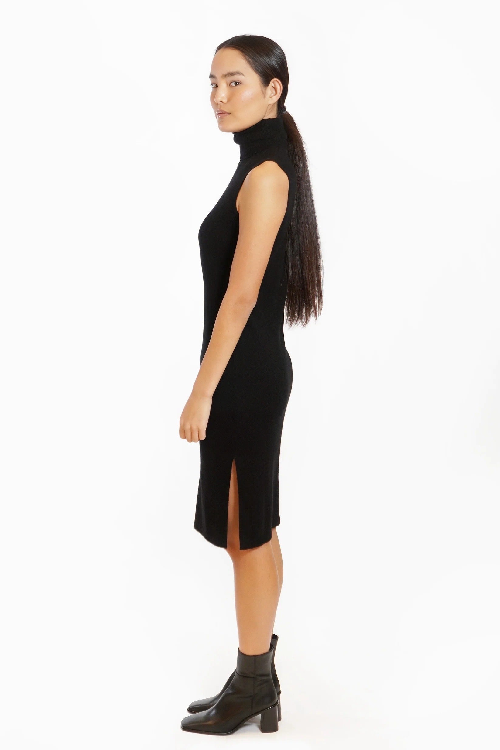 100% Cashmere Sleeveless Turtleneck Dress Bitter Grace 100% Cashmere Sleeveless Turtleneck Dress Bitter Grace